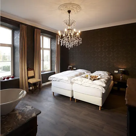 Aan De Hammermolen فيلة *